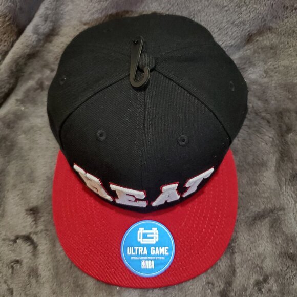 Ultra Game NBA Basketball Miami Heat Logo Snapback Hat Cap Red Black - Picture 4 of 10